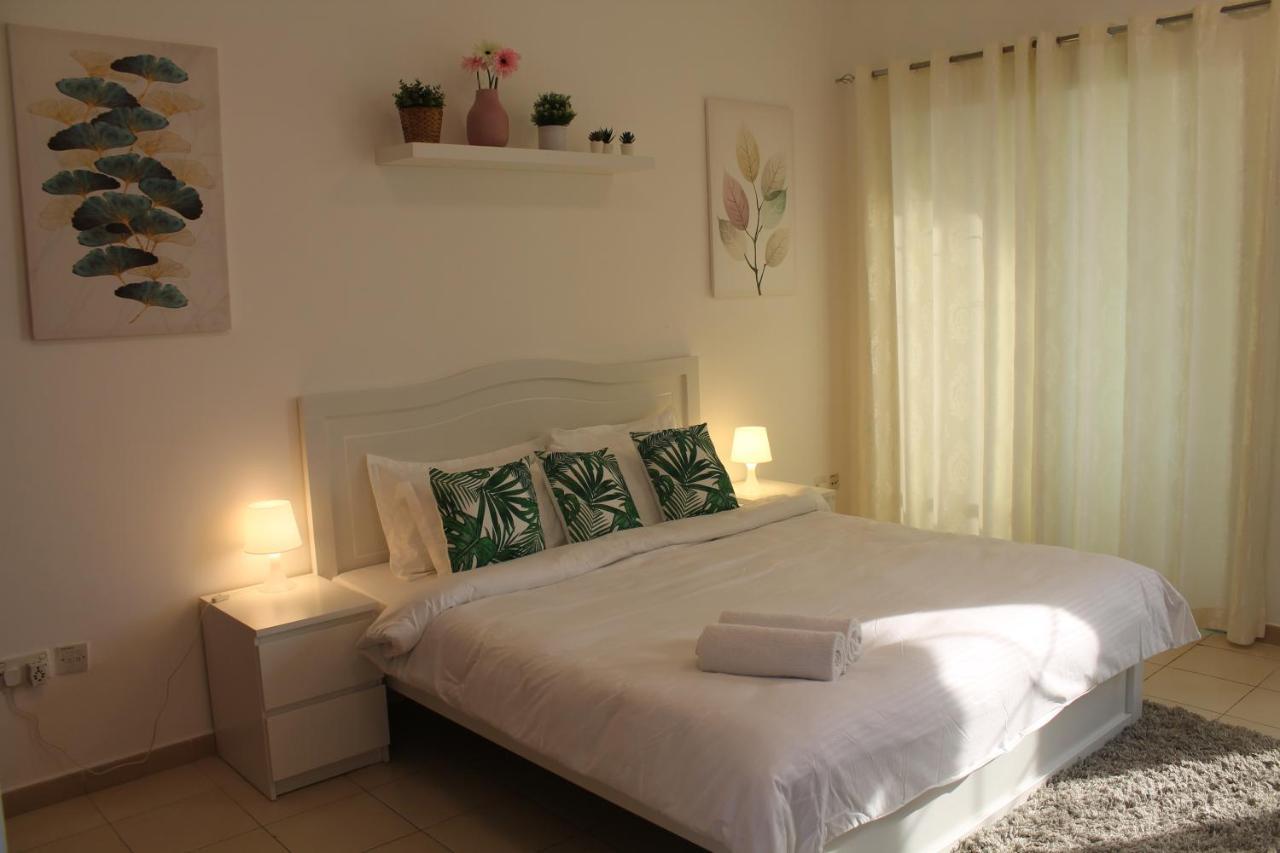 Bright, Spacious And Cozy شقة دبي