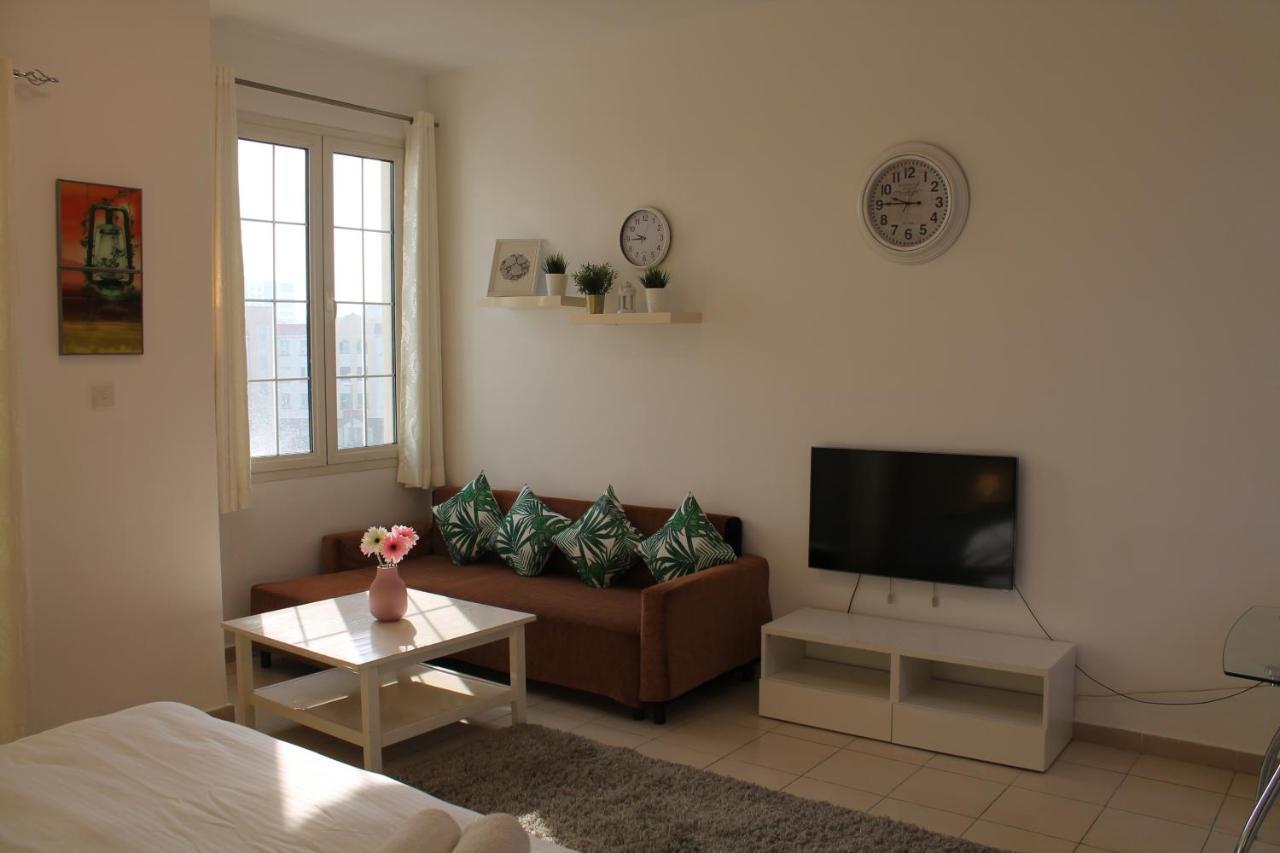 شقة Bright, Spacious And Cozy *