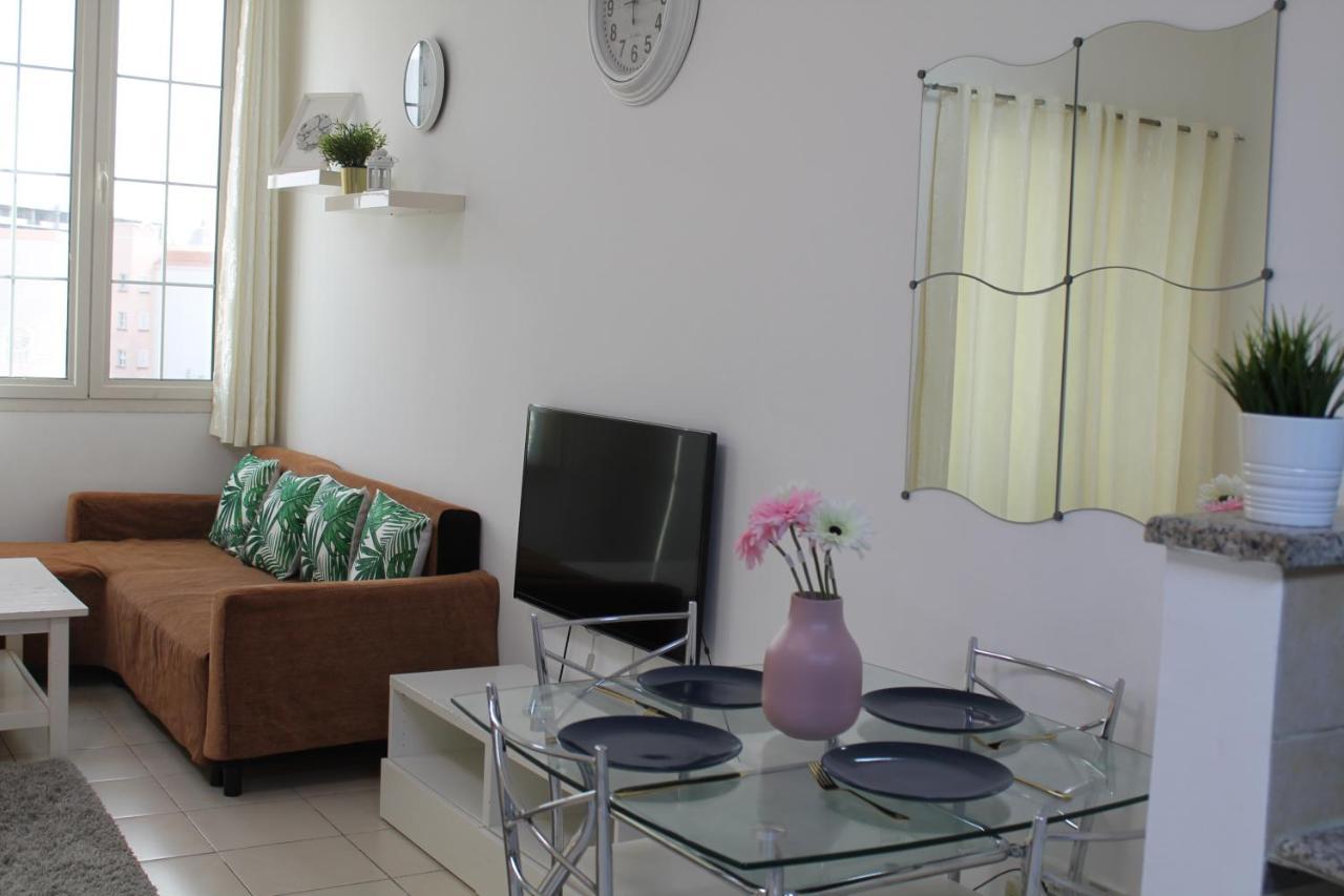 Bright, Spacious And Cozy شقة