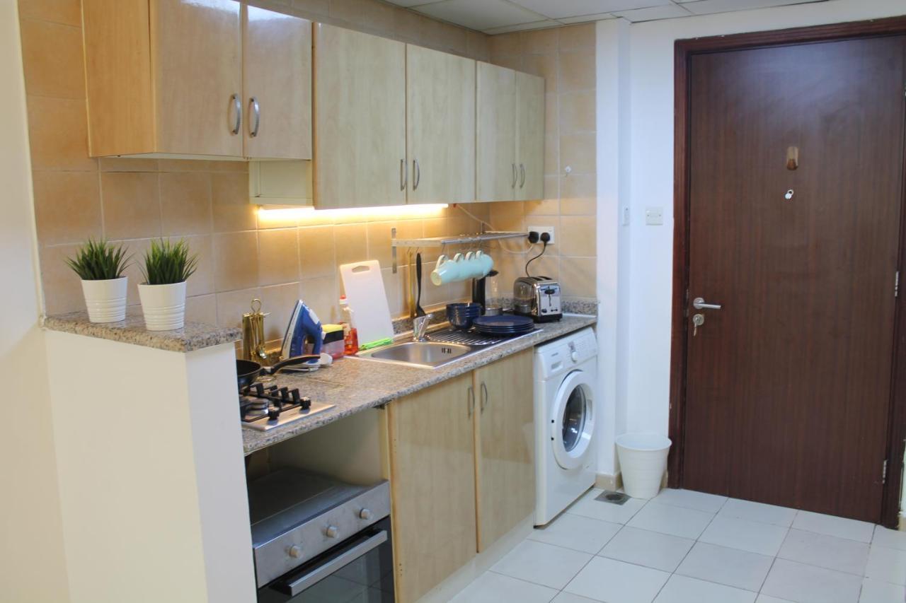 Bright, Spacious And Cozy شقة دبي
